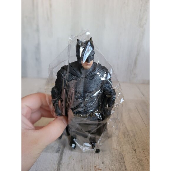 Realistic Justice League Batman action figure home decor collectible - Picture 2 of 10